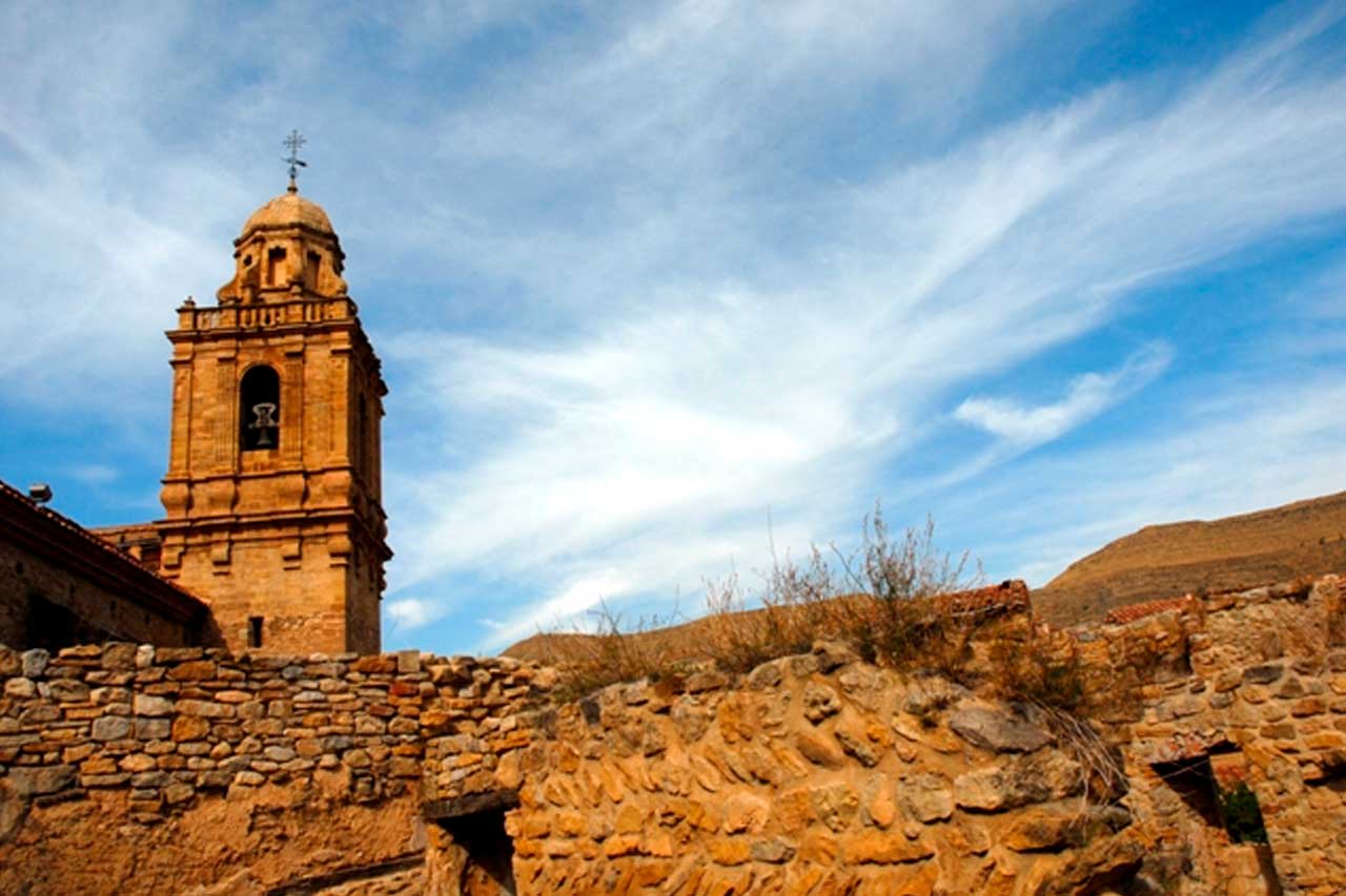 Mengabril--Iglesia-parroquial-de-Santa-Margarita